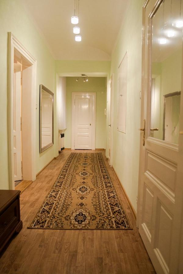 Helen Homestay Vaclavske Namesti Прага Екстериор снимка