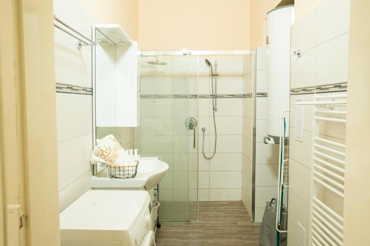 Helen Homestay Vaclavske Namesti Прага Екстериор снимка
