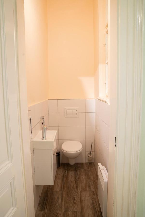 Helen Homestay Vaclavske Namesti Прага Екстериор снимка
