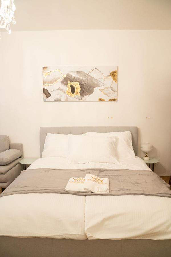 Helen Homestay Vaclavske Namesti Прага Екстериор снимка